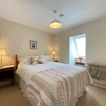 St Margaret\'S Cottage, Edinburgh